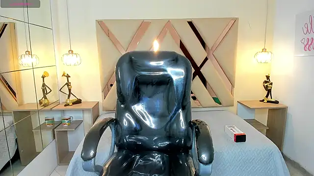 scarletcherry18 webcam