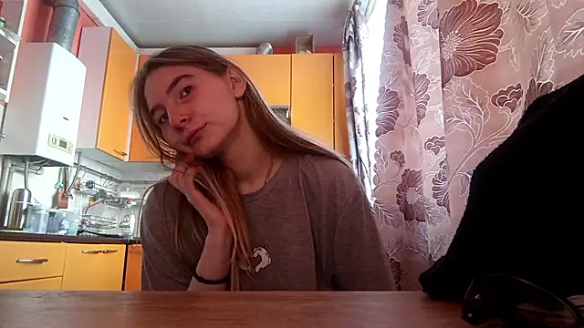 nymera_flare - Nymera_flare's free webcam - UK Sex Cams