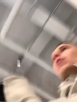 omg6phoo9 (Ask my age) - I'll show my dick on the street