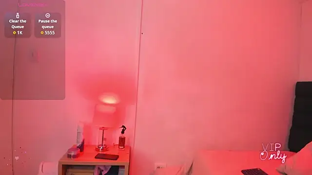 VictoriaRouge_ webcam