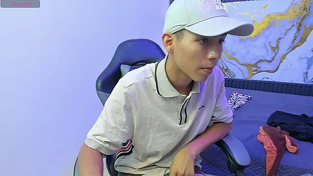 taylermiles - TaylerMiles's free webcam - UK Sex Cams