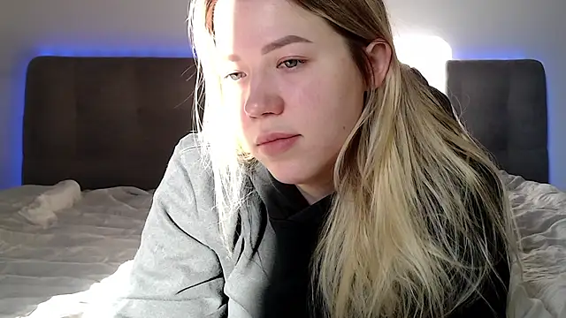 Embersweetbunny webcam