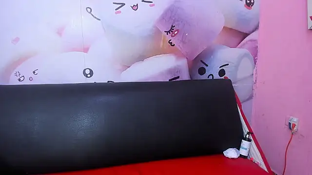 In_my_room_anything_goes webcam