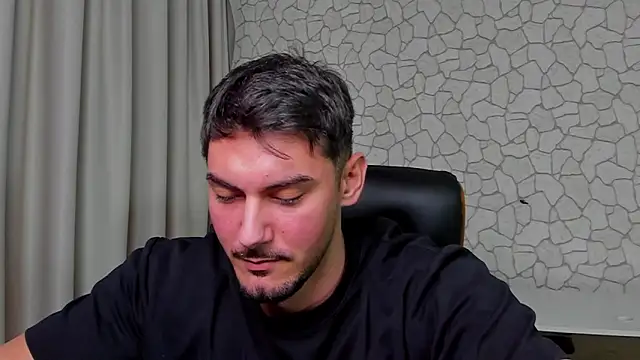 clintmasters - ClintMasters's free webcam - UK Sex Cams