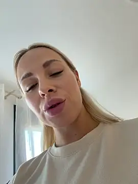 streetdoll (F young) - finger ass + free video