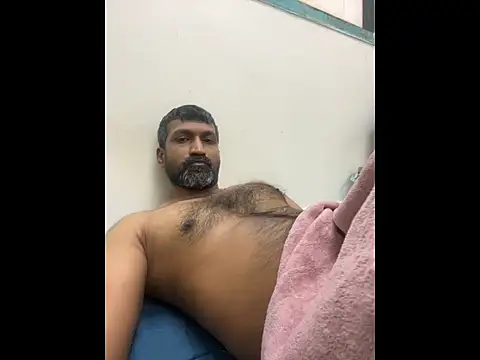 black_bull041988 - Black_Bull041988's free webcam