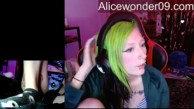 alicewonder09 webcam