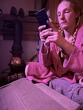 goldenflamegoddess - GoldenFlameGoddess's free webcam