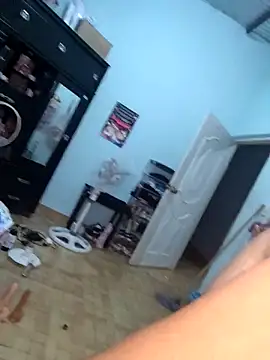 KattalellaGomez webcam