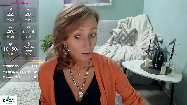 HornyMilf_777 webcam