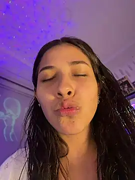 crystal_bunny7 webcam