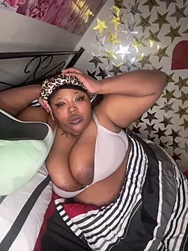 Chocolatebunnyxx96 webcam