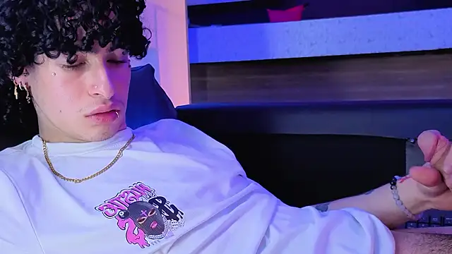 nova_salvatore - Nova_salvatore's free webcam - UK Sex Cams