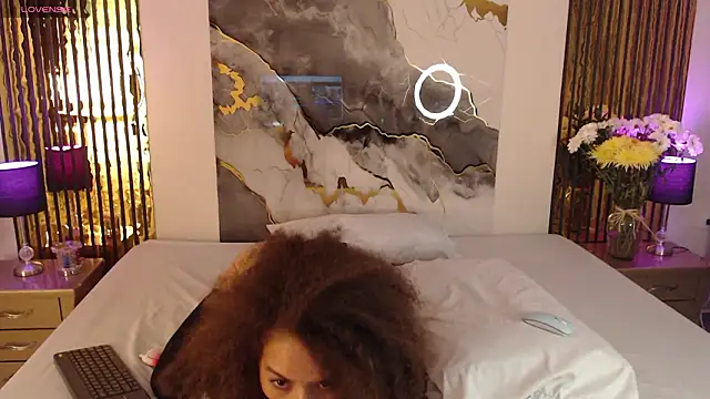 MiticaBrennet_ webcam