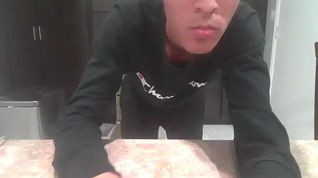 itsdemontimeonME webcam