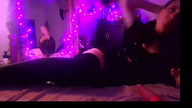 GoddessRae19 webcam