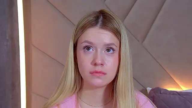 MilanaBalmain webcam