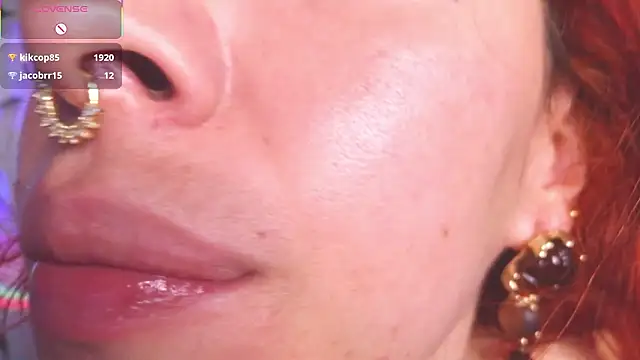 bri_von_dhara__ webcam