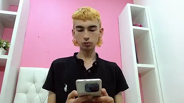 ttimy_x_boy webcam