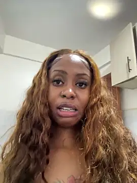 Webcam Model (Rose_berry)  is live.Free join now!