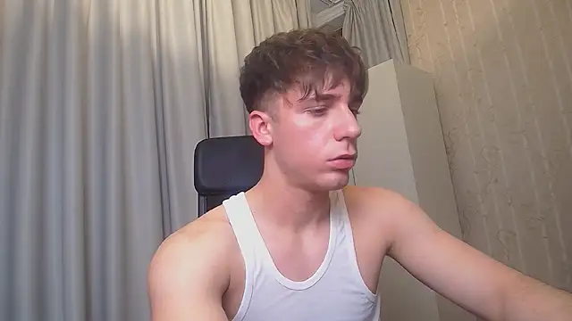 kellenwest (M twink) - naked flex show