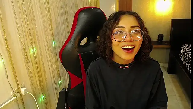 honeymoon_12 - Honeymoon_12's free webcam