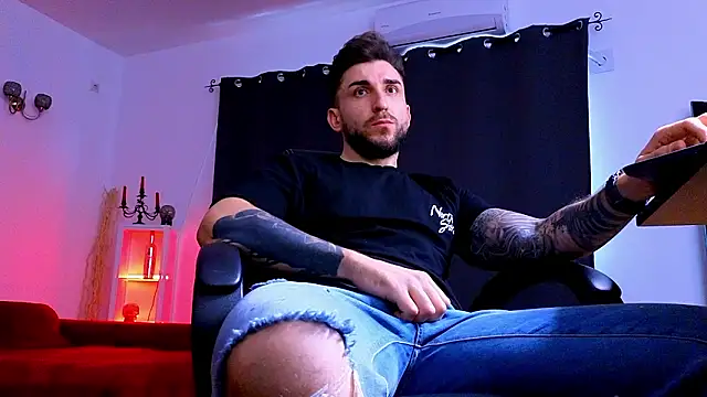 mightyaaron66 - MightyAaron66's free webcam