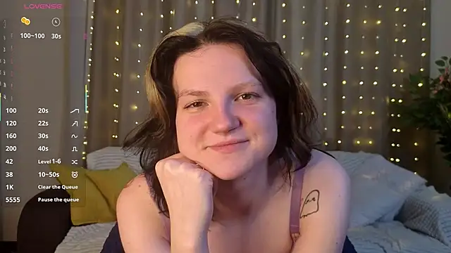 latinahuguenin - LatinaHuguenin's free webcam - UK Sex Cams