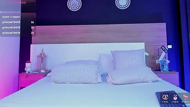 MiaTaylorSweet webcam