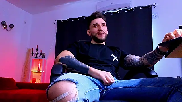 MightyAaron66 webcam