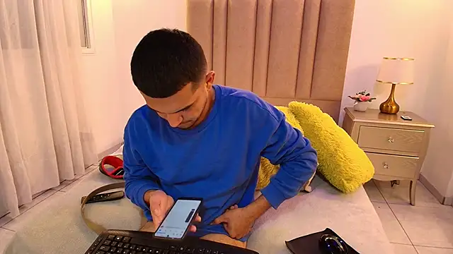 gabrielwolf_nom - GabrielWolf_nom's free webcam - UK Sex Cams