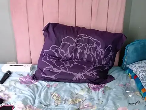 SWEETBERRYxXx webcam