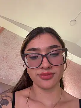 Webcam Model (Arianavillada)  is live.Free join now!