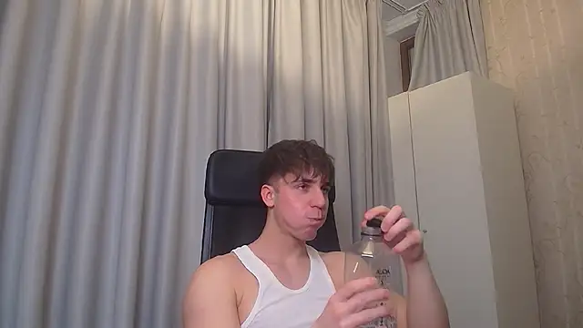 kellenwest - KellenWest's free webcam