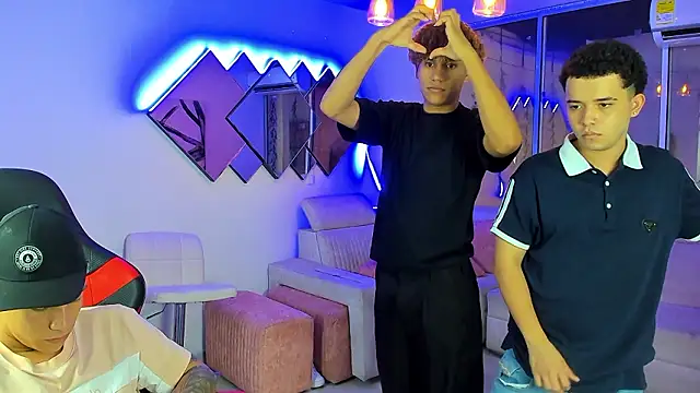 Houseofwarrios webcam