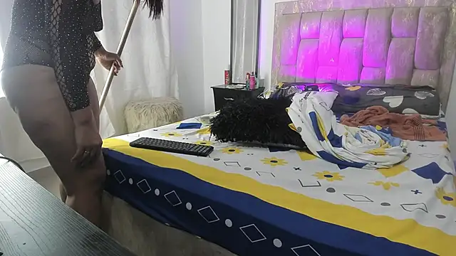 solesito_hotx - Solesito_hotx's free webcam - UK Sex Cams