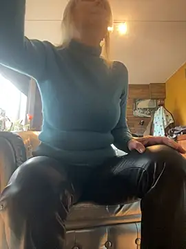 SExyHotMilfTascha webcam