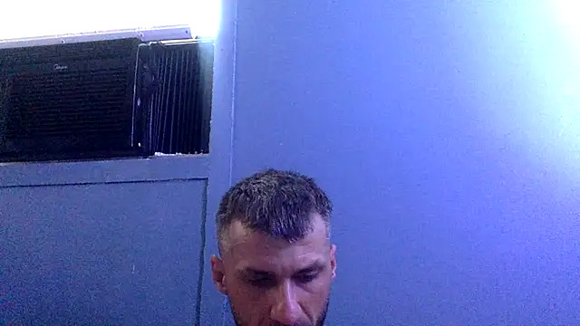 sexyhotstud12 webcam