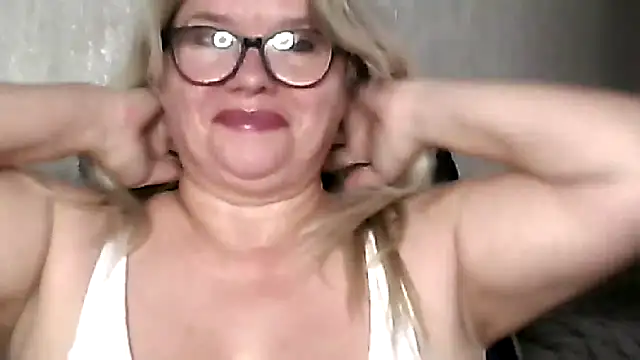 diana_49 - Diana_49's free webcam - UK Sex Cams