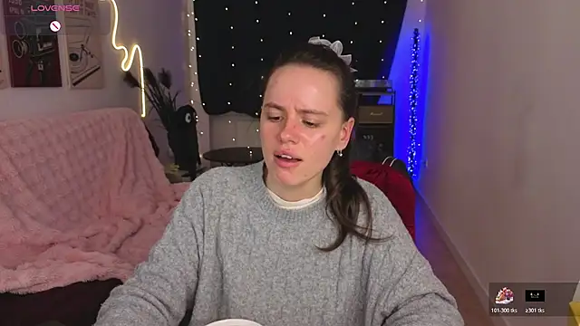 emillias - Emillias's free webcam - UK Sex Cams