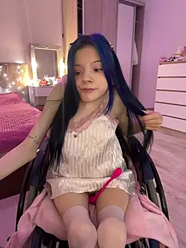 minisophiaa (F teen) - Show pussy close up