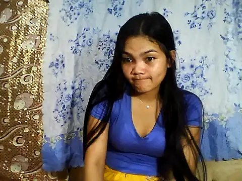 PinaySkinnyJust18 webcam
