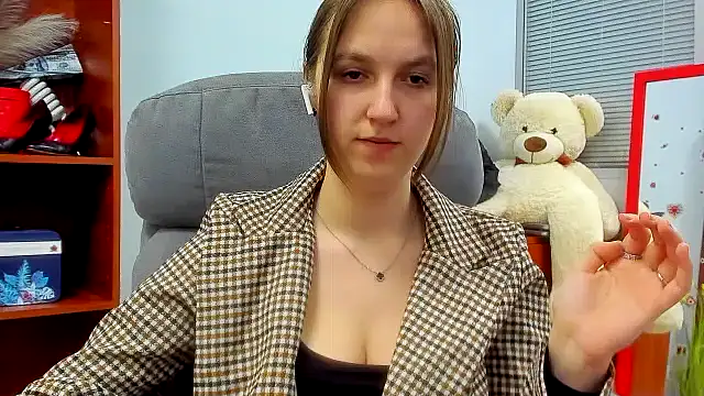 nesie-stoun - Nesie-Stoun's free webcam