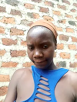 Black_juicy24 webcam