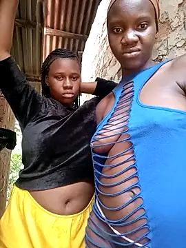 Black_juicy24 webcam