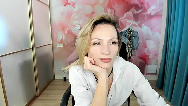 AlinaMoor webcam