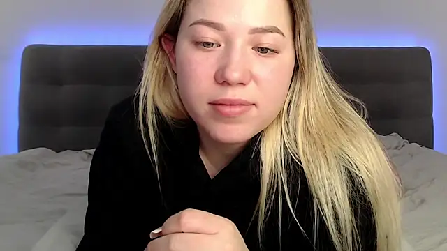 Embersweetbunny webcam