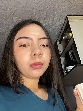 valepradaoficial - Valepradaoficial's free webcam - UK Sex Cams