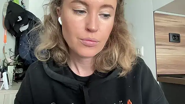 ameli8 - Ameli8's free webcam - UK Sex Cams