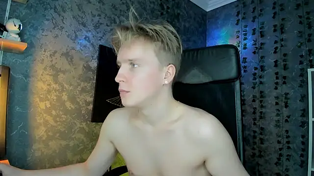 AlexxSweet webcam